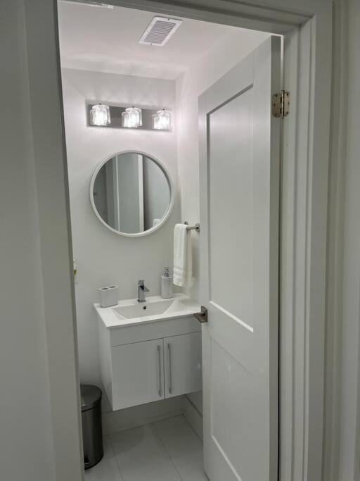 Lovely One Bedroom Condo With Free Parking Niagara Falls Zewnętrze zdjęcie